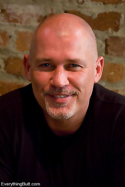 Kylie gets to fill her ass with fist & dick